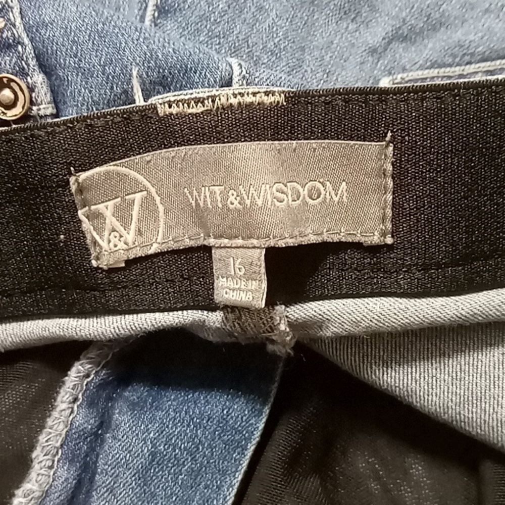 Wit & Wisdom WOMENS Jean Shorts 16 BLUE Preowned Summer Spring Vacation Pool - Picture 6 of 7
